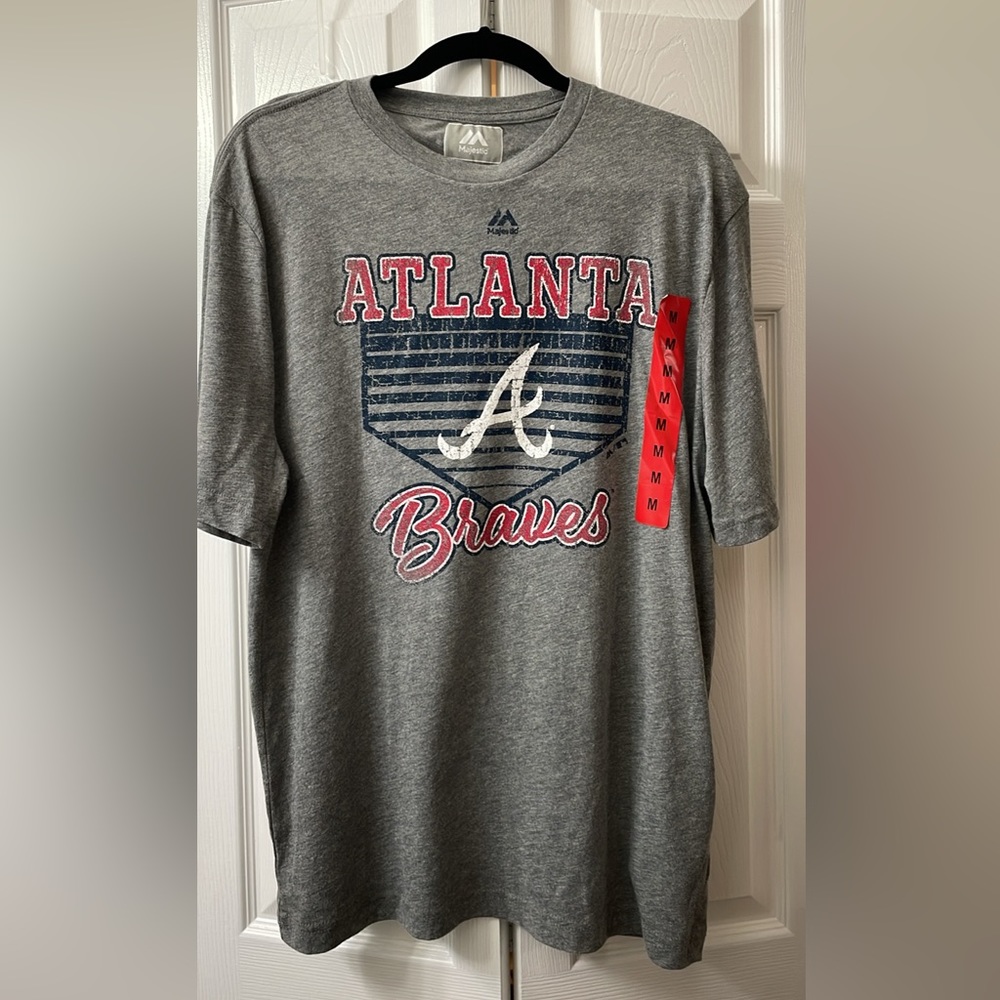 New Atlanta Braves T-shirt. Size M